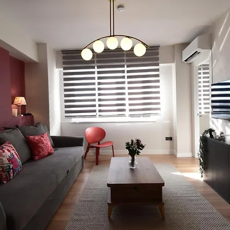 Apartamento Stunning Seaview 2br Near Metro - Ym4 Istambul