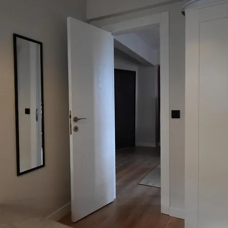 Stunning Seaview 2br Near Metro - Ym4 Apartment