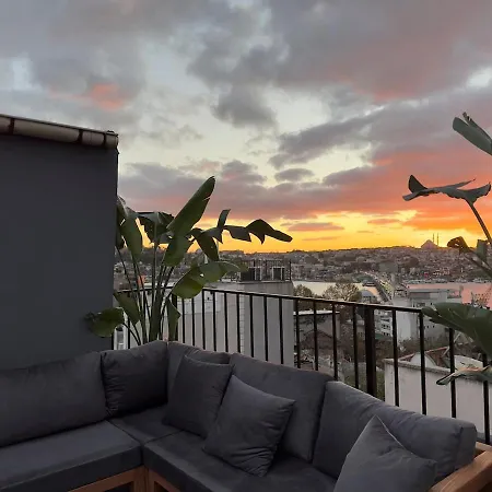 Stunning Seaview 2br Near Metro - Ym4